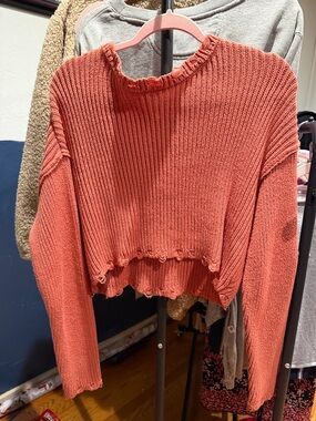 Full Tilt Cropped Distressed Knit Sweater in Coral